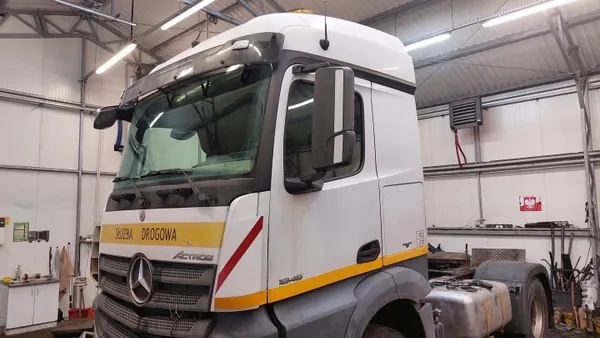 Mercedes Actros MP4 Cabineset SLIM-230-STREAM Smal image 3