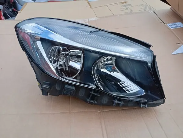 Voorlamp Mercedes GLA 156 image 2