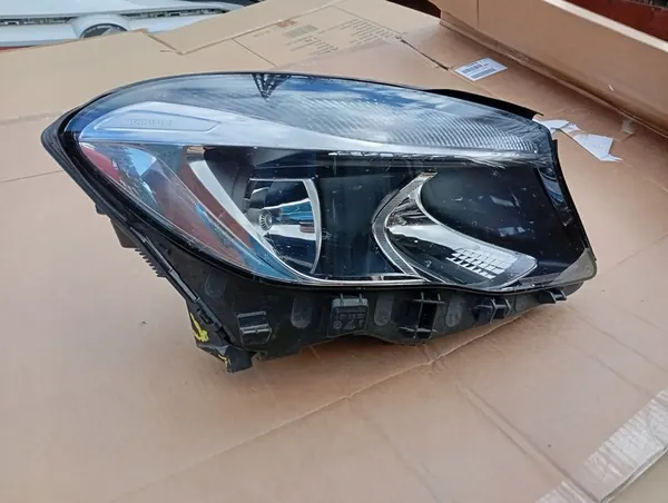 Voorlamp Mercedes GLA 156 image 3