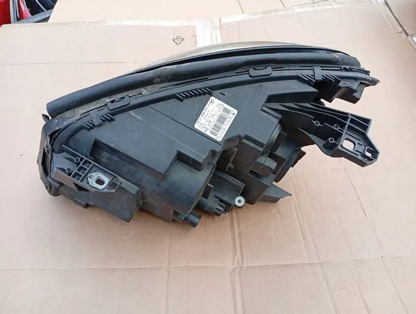 Voorlamp Mercedes GLA 156 image 7
