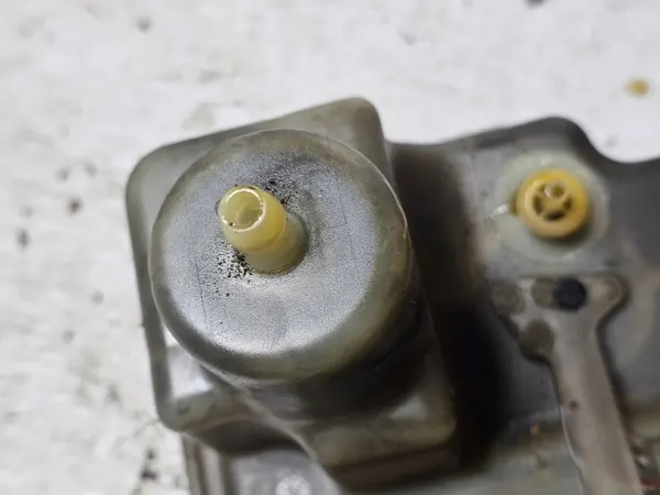 Remvloeistofreservoir Jaguar XJS 75-96 OEM JaguarXJS75ZbiornikPlynuHamulcowego5.3 image 4