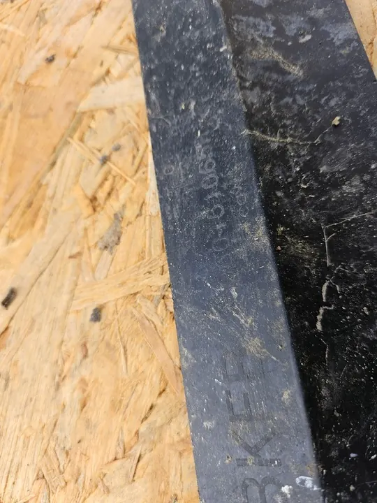 Nedre framstötfångarspoiler Renault Megane IV image 6