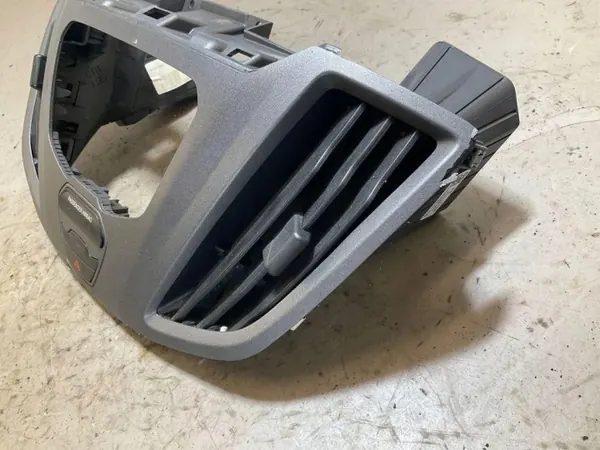 Ford Transit Connect ilmanotto OEM BK31V04704A image 3