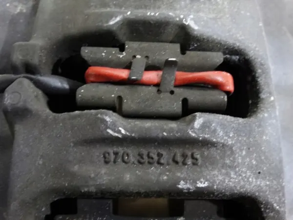 Jarrusatula taka-oikea OEM 971601602F Porsche Panamera image 9
