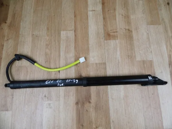 Muelle de gas Toyota OEM 68920-12010 para Corolla 2023 image 2