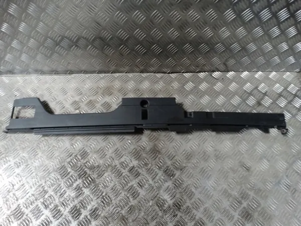 Cubierta maletero izquierda OEM 971864595A 55 Porsche Panamera image 2
