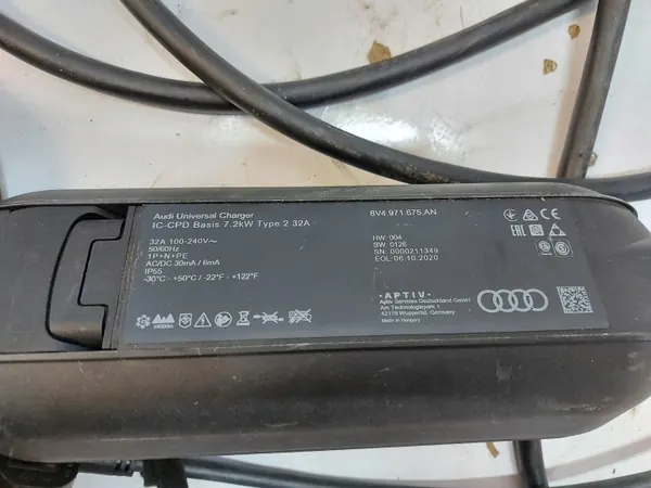 Câble de charge Audi Q8 E-TRON OEM 8v4971675an image 4