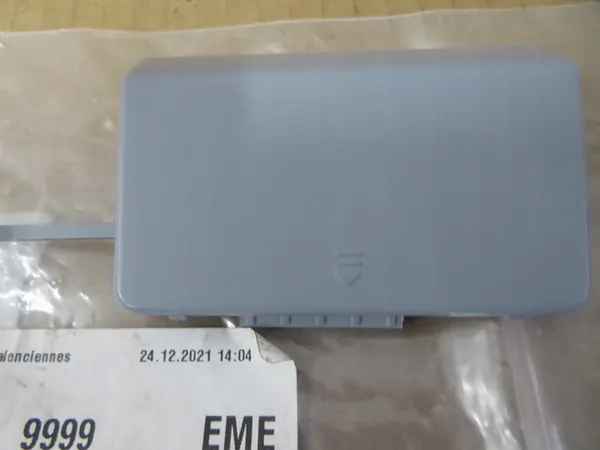 MERCEDES E-CLASS W212 AMG Bouchon de Pare-chocs A2128850426 image 2