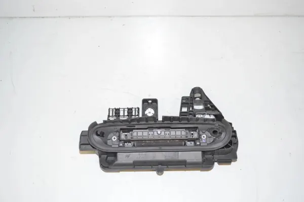 BMW 5A0C432 Bakre höger dörrhandtag - Begagnad OEM image 2