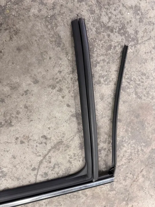Türdichtung hinten links OEM 823318000R Renault Scenic IV image 4