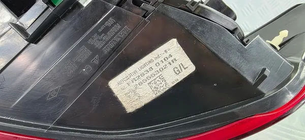 Lámpara trasera izquierda RENAULT CLIO IV 2012-2016 OEM 265553021R image 7