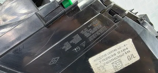 Lámpara trasera izquierda RENAULT CLIO IV 2012-2016 OEM 265553021R image 8