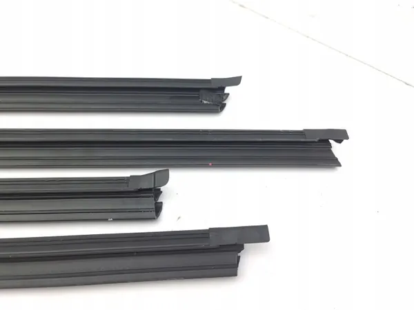 Junta ventana puerta delantera KIA Niro 2024 OEM AMD188328 image 8