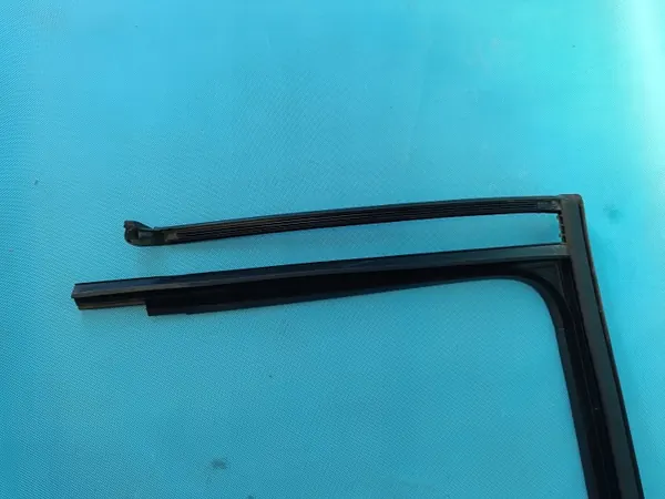 OEM 5NA839431 VW Tiguan II taka vasen ikkunatiiviste image 8