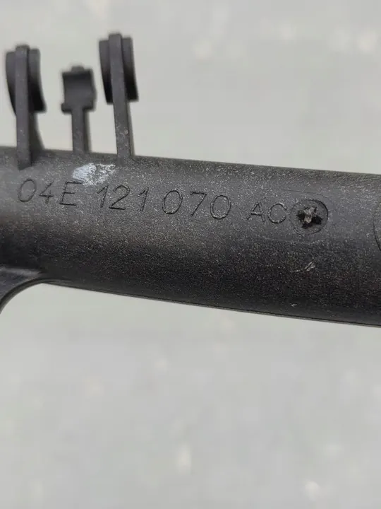 GOLF 7 VII A3 8V Vesiputki 04E121070AC image 3