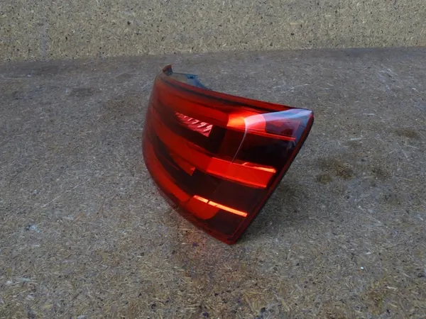 AUDI Q3 8U 11-14 Lámpara LED Trasera Derecha 8U0945094H image 2