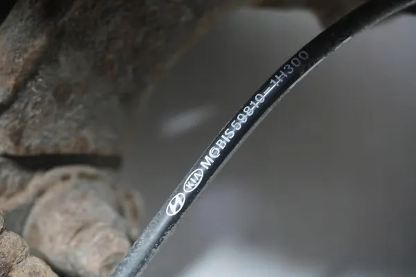 KIA CEED I ED 2008 2.0 CRDI Mozzo Sinistro OEM 517152H100 image 3