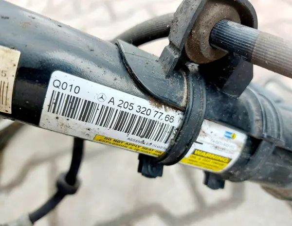 Braço de suspensão dianteiro esquerdo OEM A2052700 Mercedes image 7