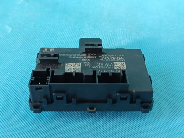 Módulo porta traseira direita Audi Q8 e-tron 55 Quattro 4M0959595J image 4