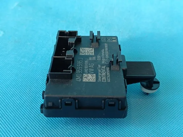 Módulo porta traseira direita Audi Q8 e-tron 55 Quattro 4M0959595J image 6