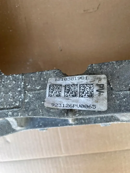 Mercedes V-Class Taka-akselin Diff-tuki OEM A4473530700 image 3