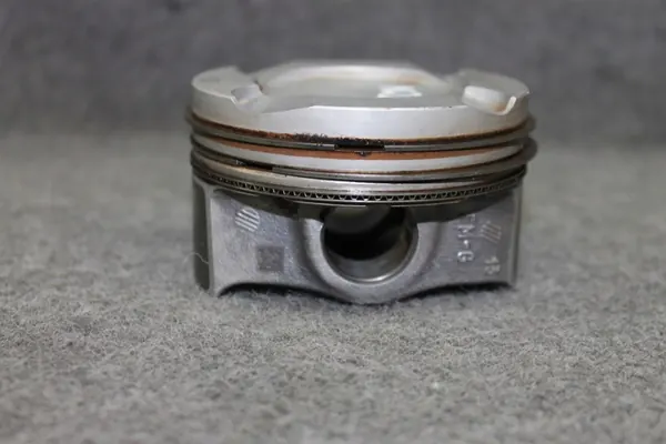 BMW F20 F30 F32 F10 F25 F15 N20B20 Kolv image 3