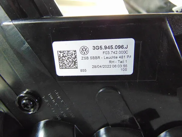 VW Passat B8 Luz Trasera Derecha Sedán 3G5945096J image 4