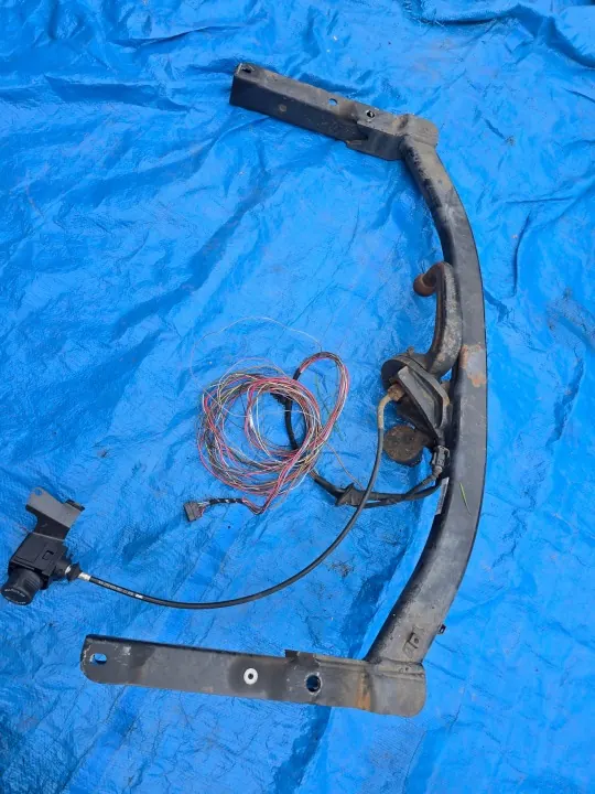 Audi A6 C6 Avant Engate OEM 4F0800491D image 4