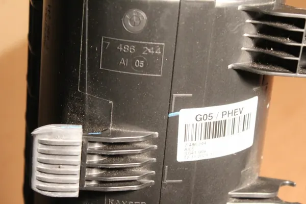 Hiilifiltteri OEM 7486244 BMW XM G09:lle image 4