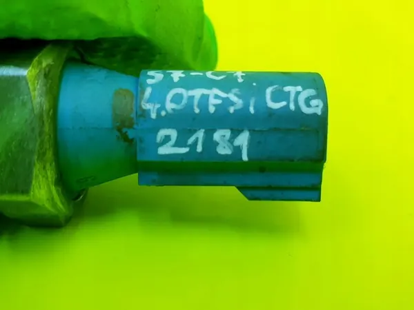 Öljynpaineanturi Audi S6 S7 A8 4.0 TFSI 06K919081B image 5