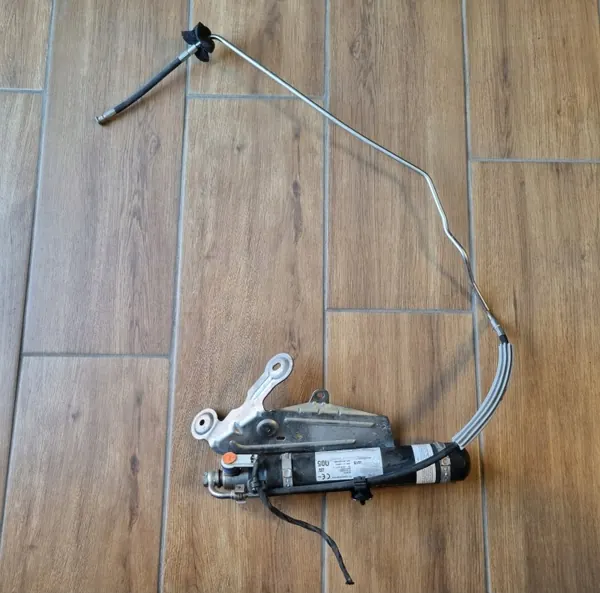 Mercedes A2058604700 gasgenerator voor W205 2014-2021 image 2