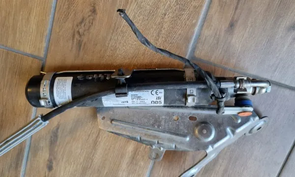 Mercedes A2058604700 gasgenerator voor W205 2014-2021 image 6