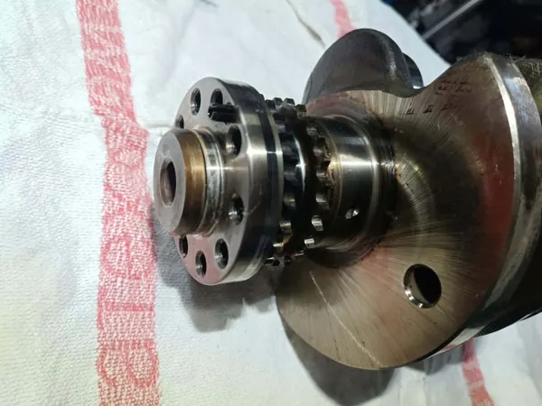 Käytetty Audi kampiakseli OEM 059101AE A6 C6 3.0 TDI image 5