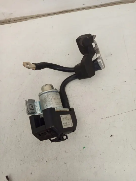 VW Phaeton Akun Relemoduuli OEM 3D0919083 image 2