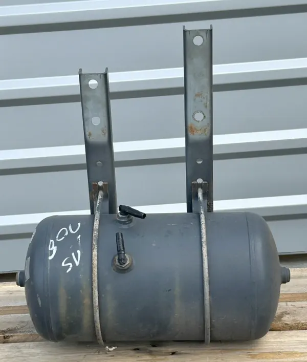 DAF XF 106 Ilmasäiliö 20L OEM 2036998 - Käytetty image 2