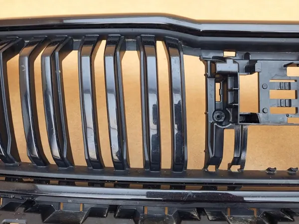 SKODA KODIAQ LIFT 21- Front Grill 565807723A image 8