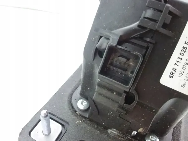 Skoda Rapid Växelspak OEM 6RA713025F - Begagnad image 5