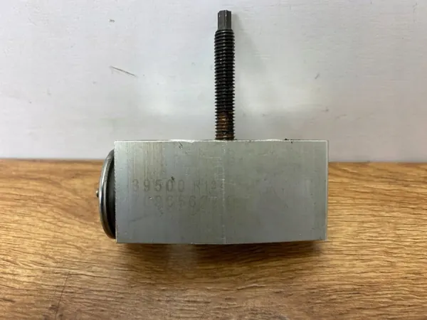 Válvula de expansión AC Cadillac CTS III OEM 78965627 image 6