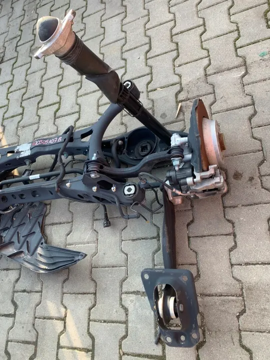 Audi VW Bakre Fjäderben OEM 3Q0505107B - Begagnad image 3