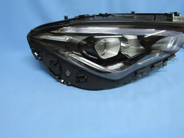 Rechter Mercedes W118 CLA Performance Full LED image 3