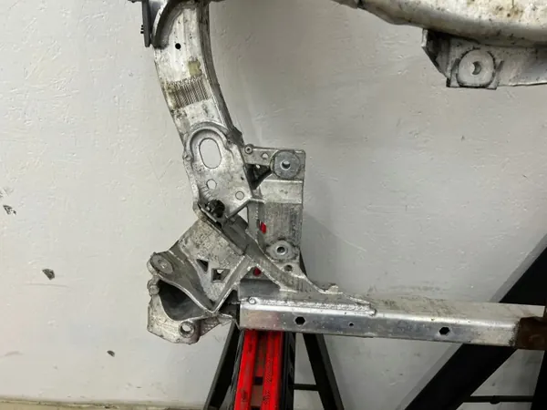 OEM 6796693 Vorderachsträger für BMW 5er F10 image 4