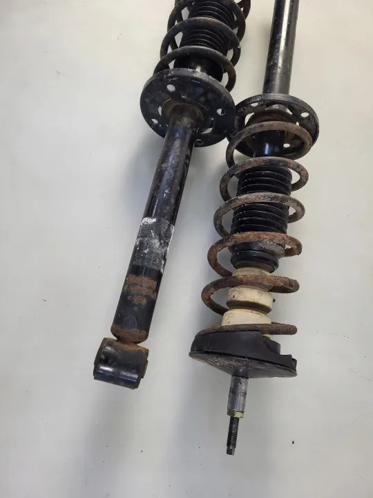 Amortisseur Ressort Arrière Complet 1.9D VW Golf 3 OEM image 8