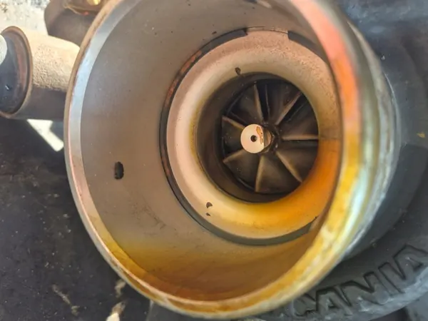 Scania EGR Abgaskollektor OEM 2538730 - Gebraucht image 7