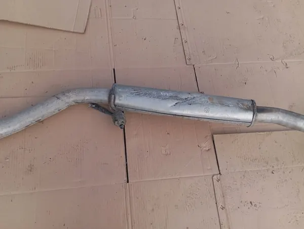 Chrysler Town & Country 11-3.6 Silencieux Central image 4