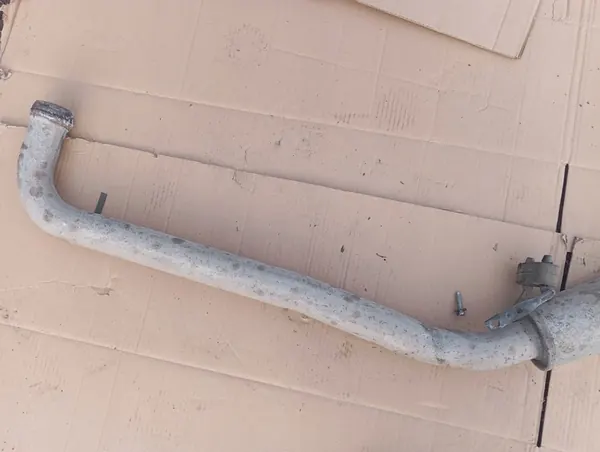 Chrysler Town & Country 11-3.6 Silencieux Central image 6