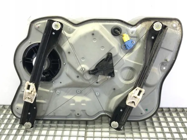 OEM 5K0959793 Vänster Framrutsregulator Skoda Octavia II image 2