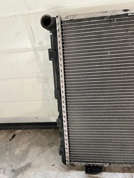 Vattenkylare Mercedes W124 E220 E200 M111 2.2 image 5