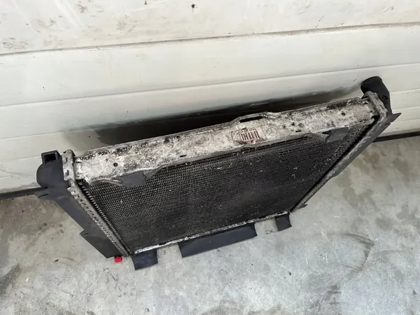 Vattenkylare Mercedes W124 E220 E200 M111 2.2 image 6