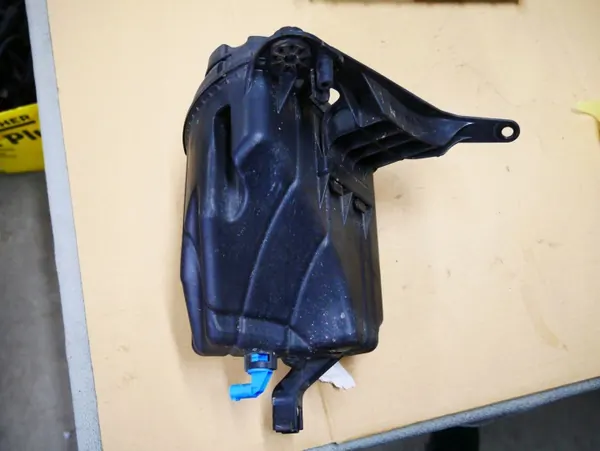 BMW 7601949 N57 expansievat voor F10 F11 F12 image 4