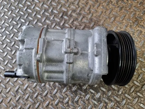 Compressore aria condizionata Audi OE 5Q0816803H image 8